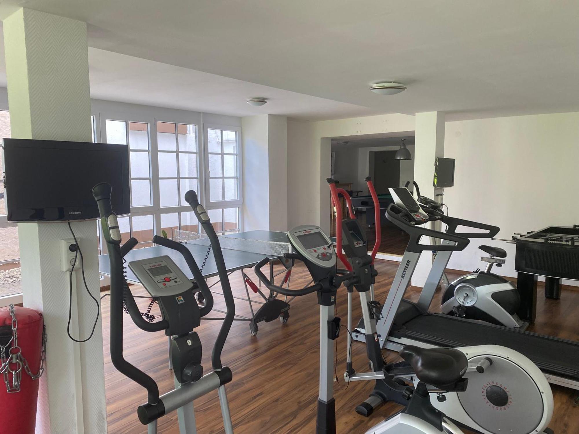 2-Zimmer-Ferienwohnung Mit Hotelservice Und 2 Balkons - Golf, Bike Und Wellness Im Markgraeflerland Бад-Беллінген Екстер'єр фото