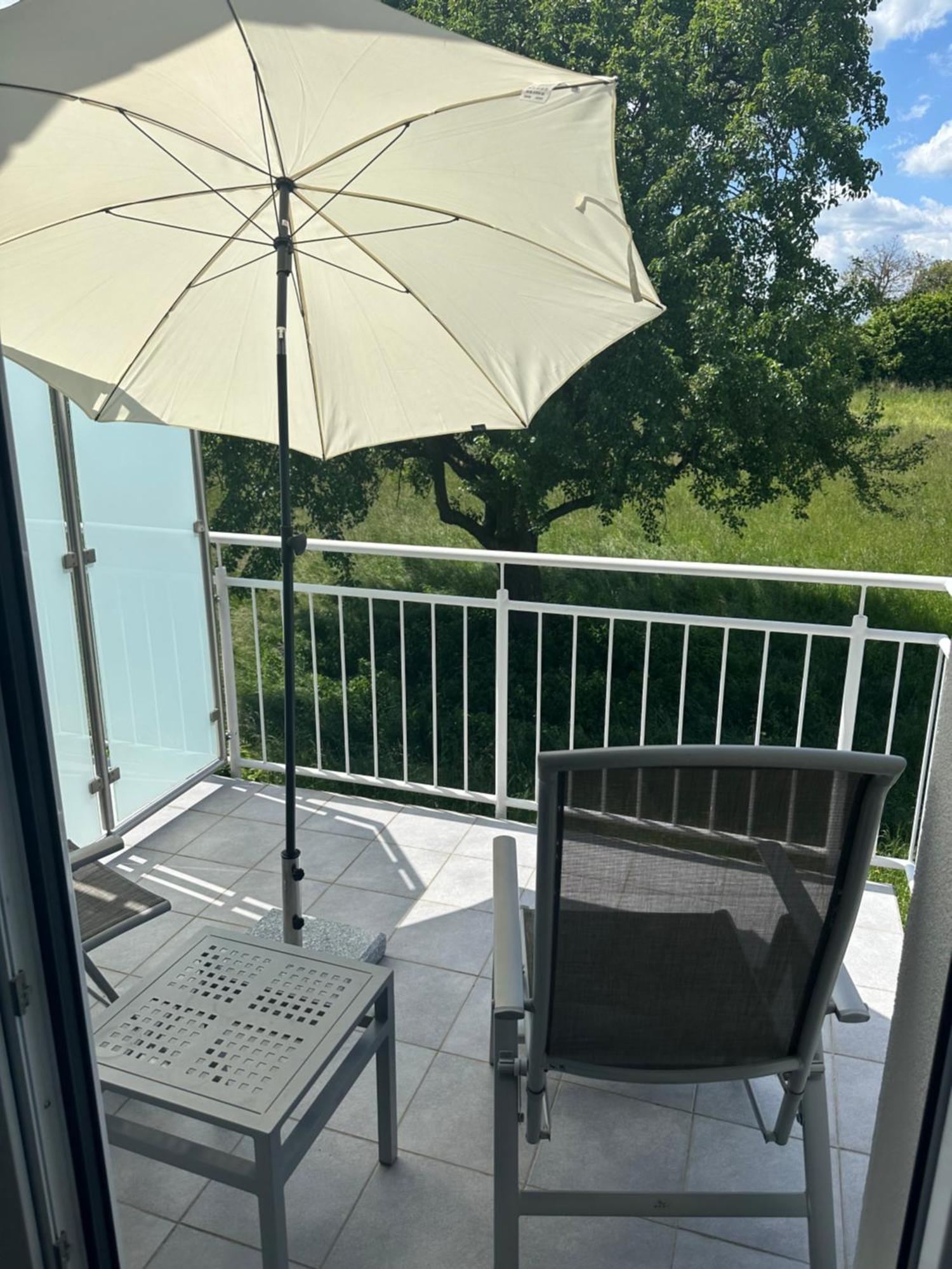 2-Zimmer-Ferienwohnung Mit Hotelservice Und 2 Balkons - Golf, Bike Und Wellness Im Markgraeflerland Бад-Беллінген Екстер'єр фото